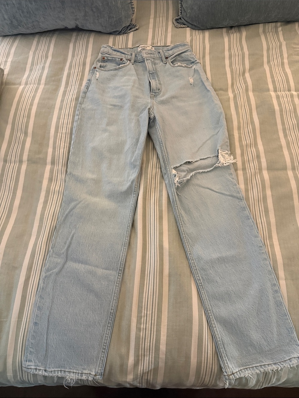 Abercrombie & Fitch Light Blue Straight-Leg Jeans with Distressed Knee